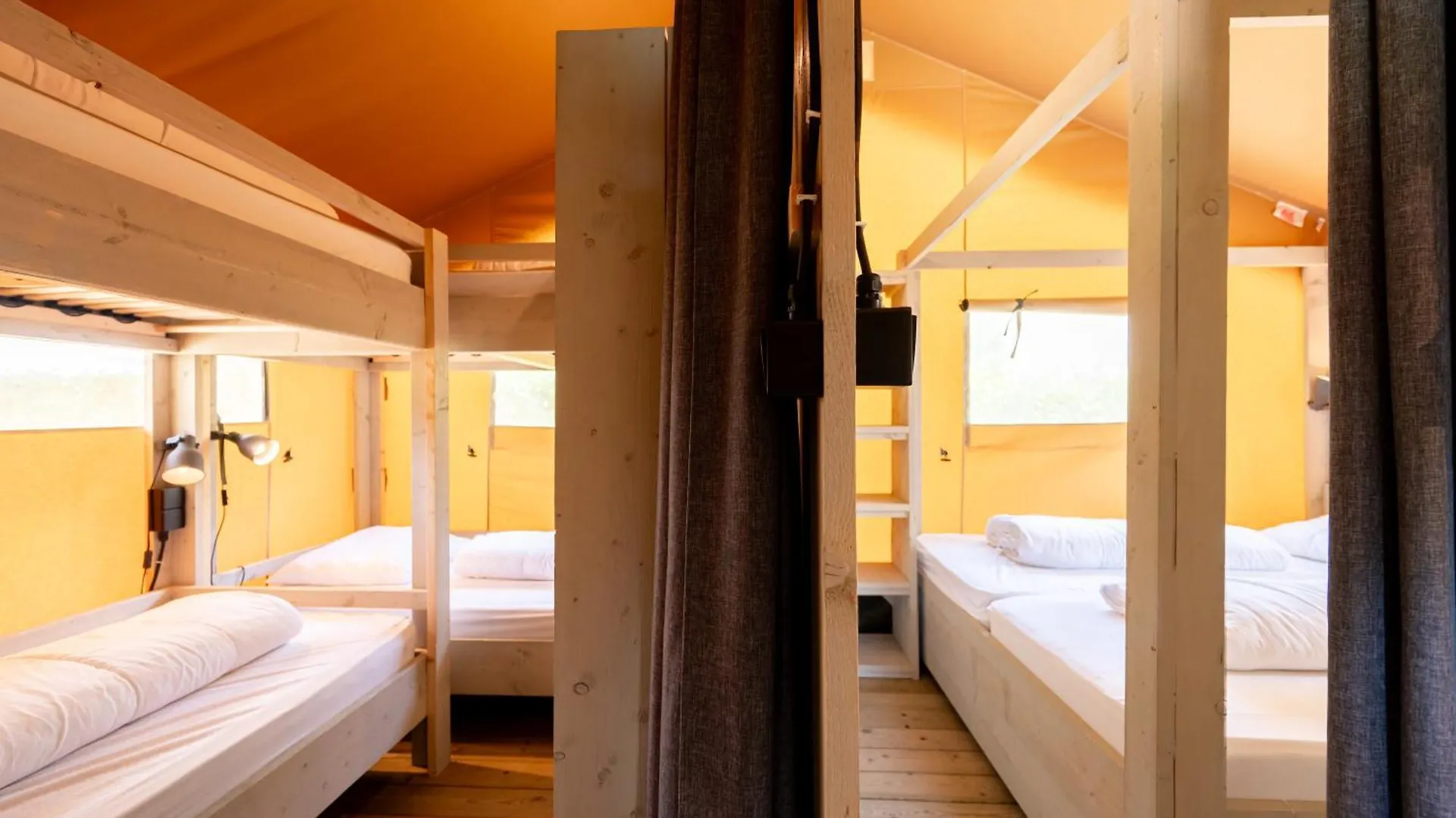 Tente de luxe Hotel Glamping Rome à Ostie