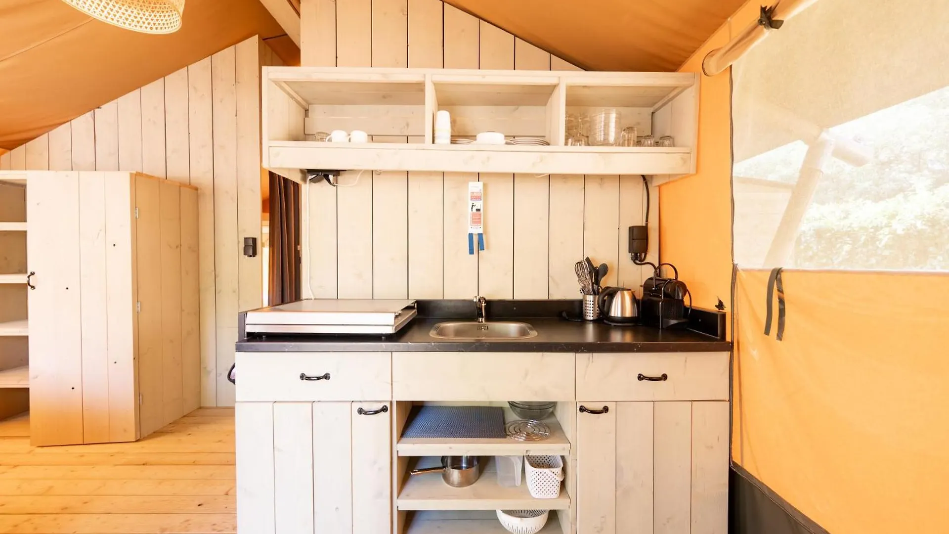 Tente de luxe Hotel Glamping Rome à Ostie Italie